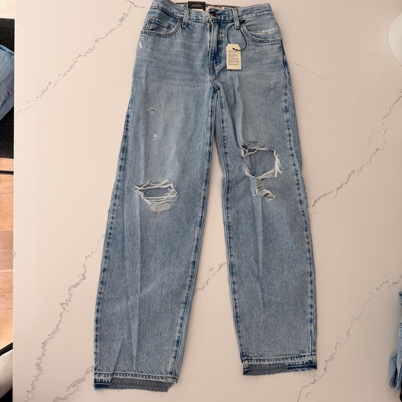 Levi Jeans - Picture 13 of 16